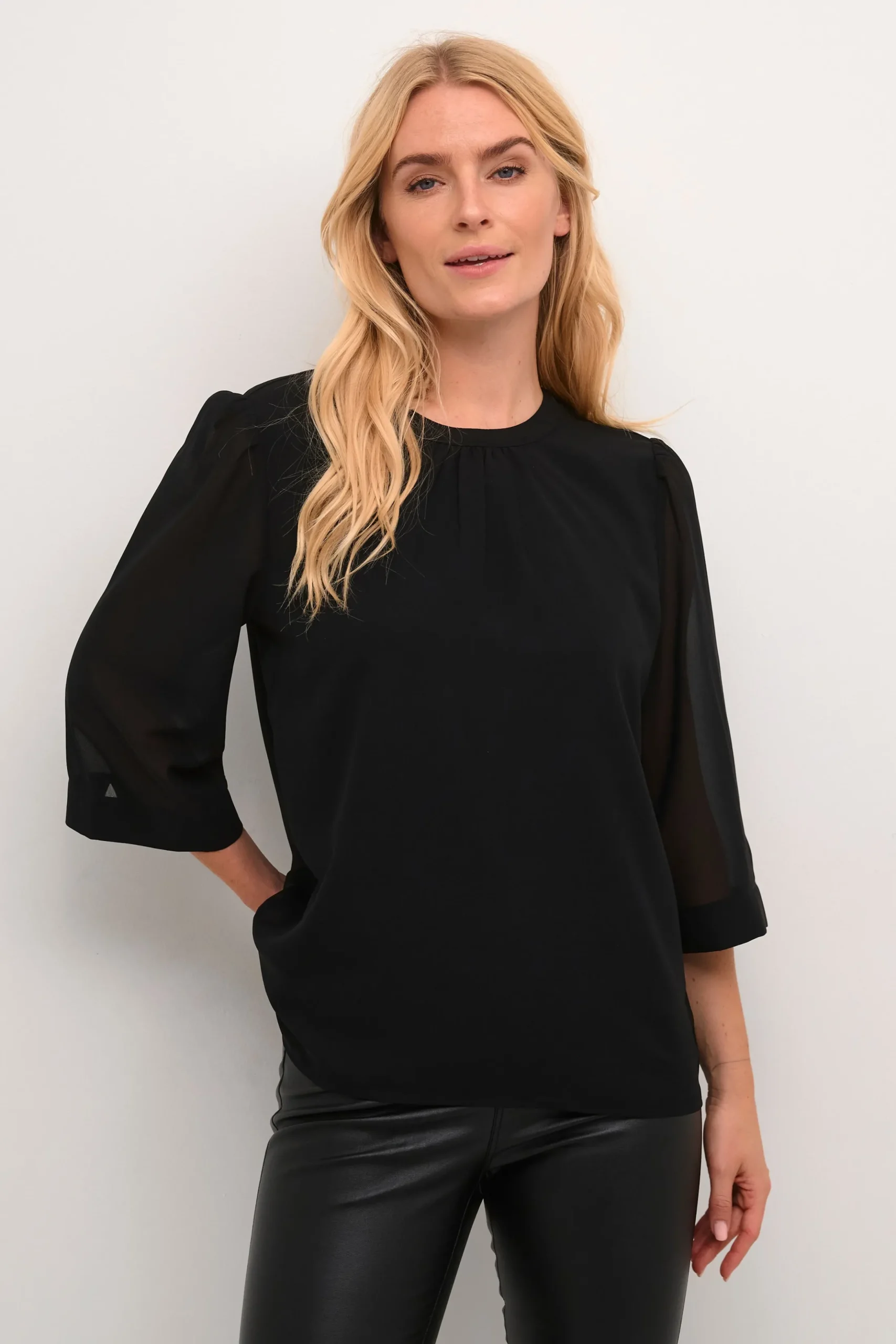 BPjuliane Blus