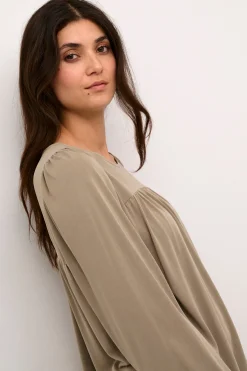 CUdeborah Blus