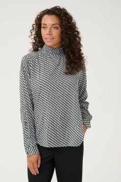 KAamber Blus
