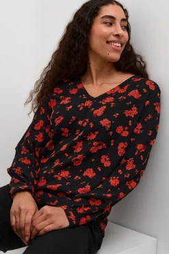 KAamber Blus