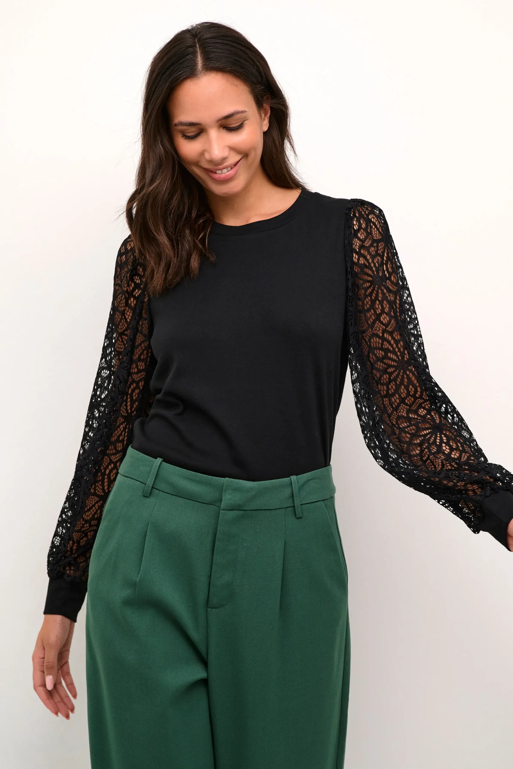 KAbecca Blus