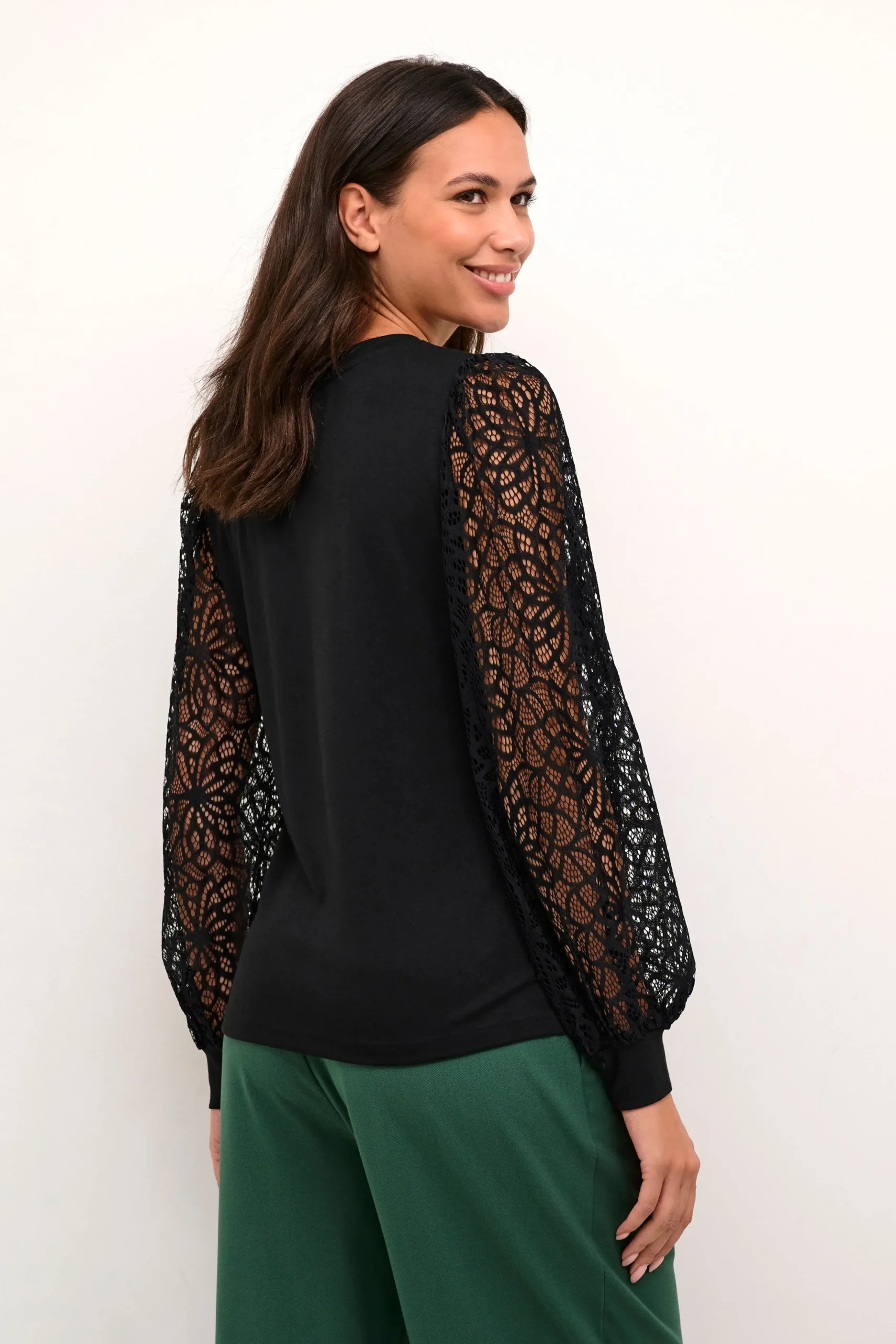 KAbecca Blus