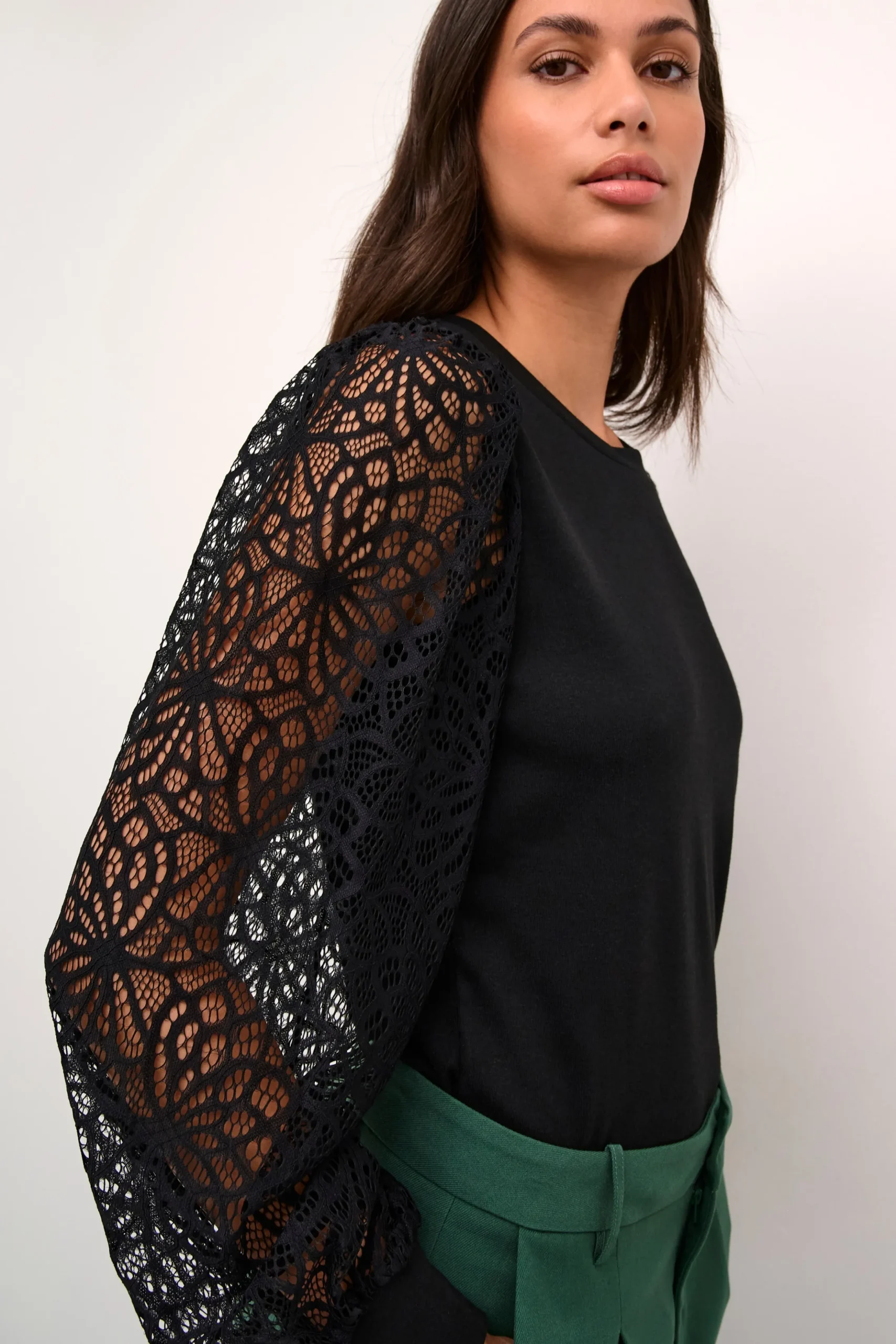 KAbecca Blus