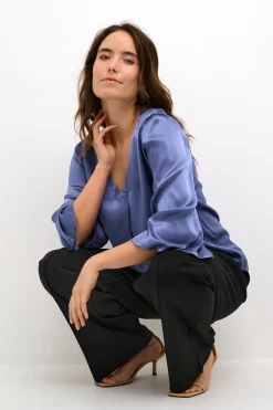 KAkaren Blus