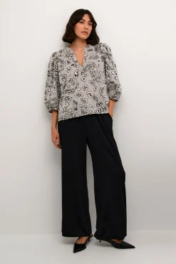 KAliga Blus