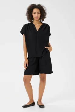 KAmilia Blus