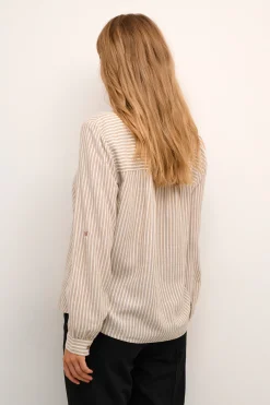 KAmilia Blus