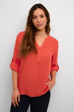 KAmilia Blus
