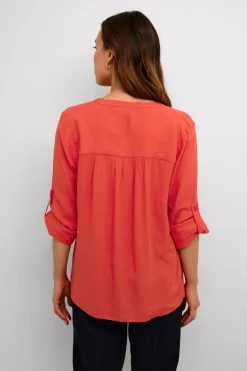 KAmilia Blus