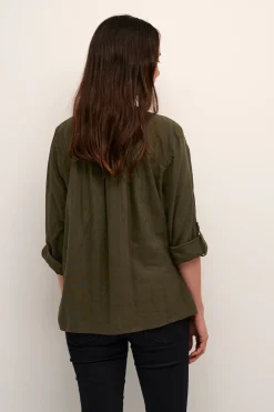 KAmilia Blus
