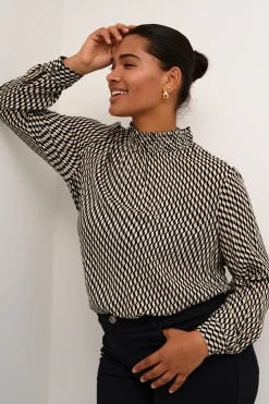 KCami Blus