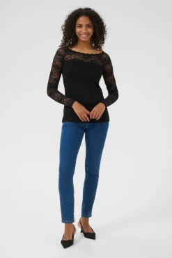 Lacy Blus